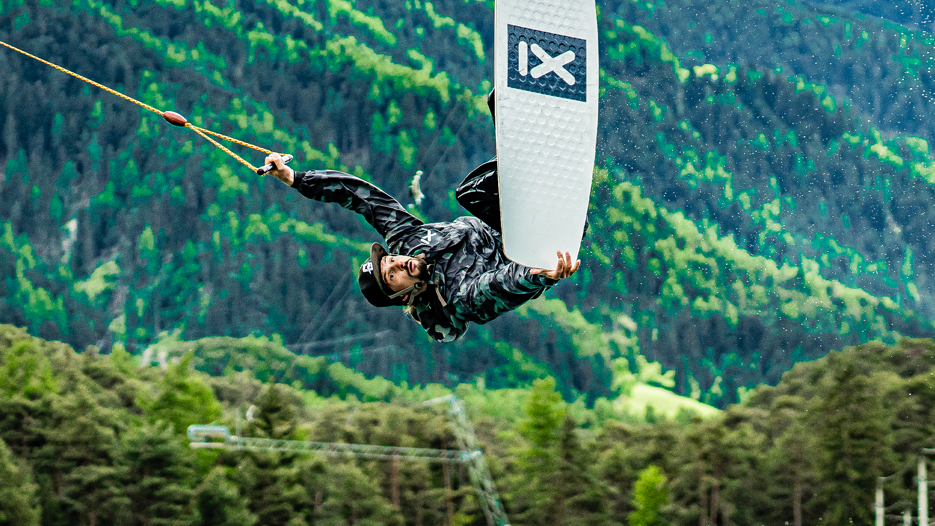 Caps